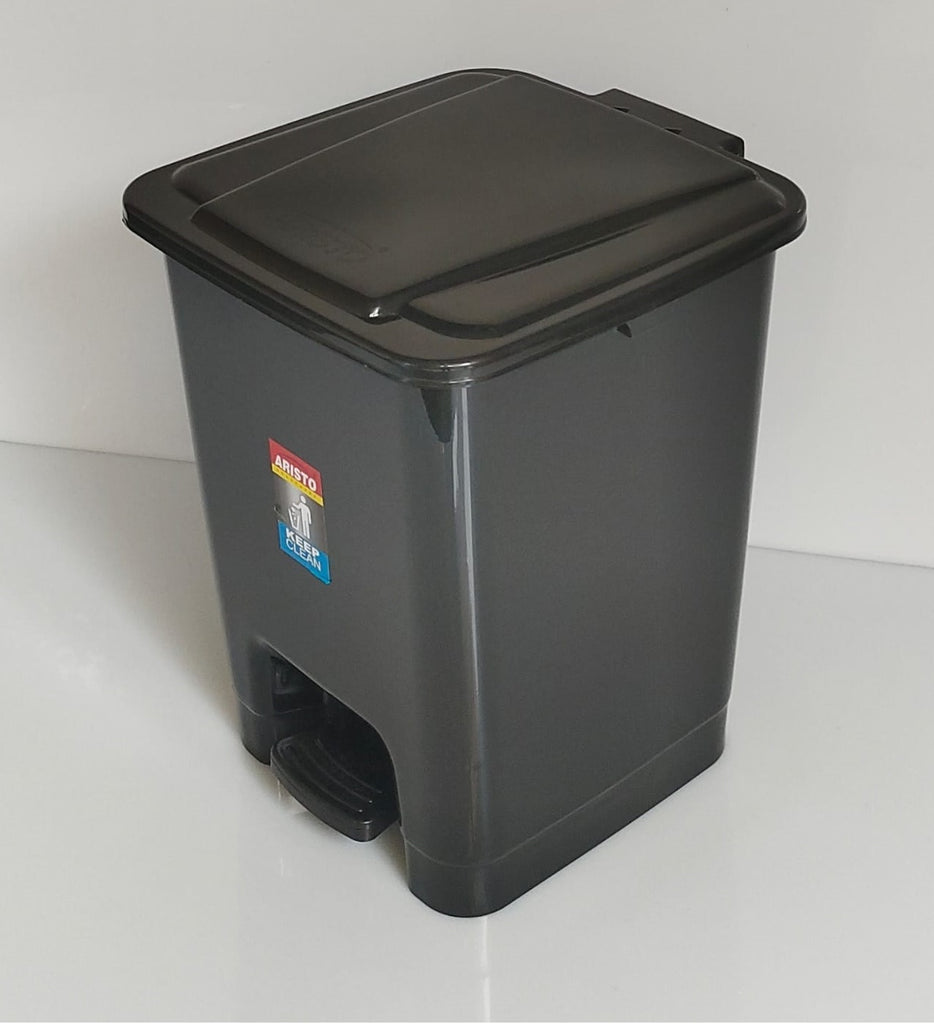 Magnum Pedal Dustbin 15ltr Aristo